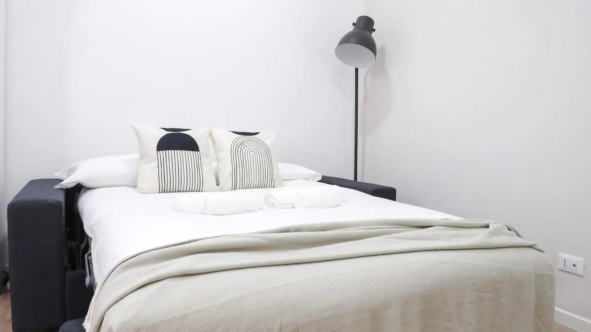 Urban Home - Direct To Malpensa - Duomo - San Siro Milan 0*,  Italy
